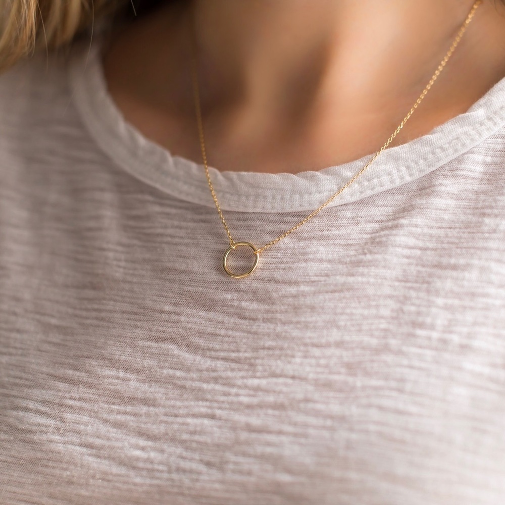Circle Necklace | 14k Gold Plated - Picture 3 of 8